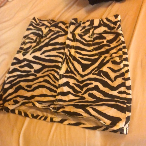 Zebra print, with neon green stitching skirt - Picture 1 of 5